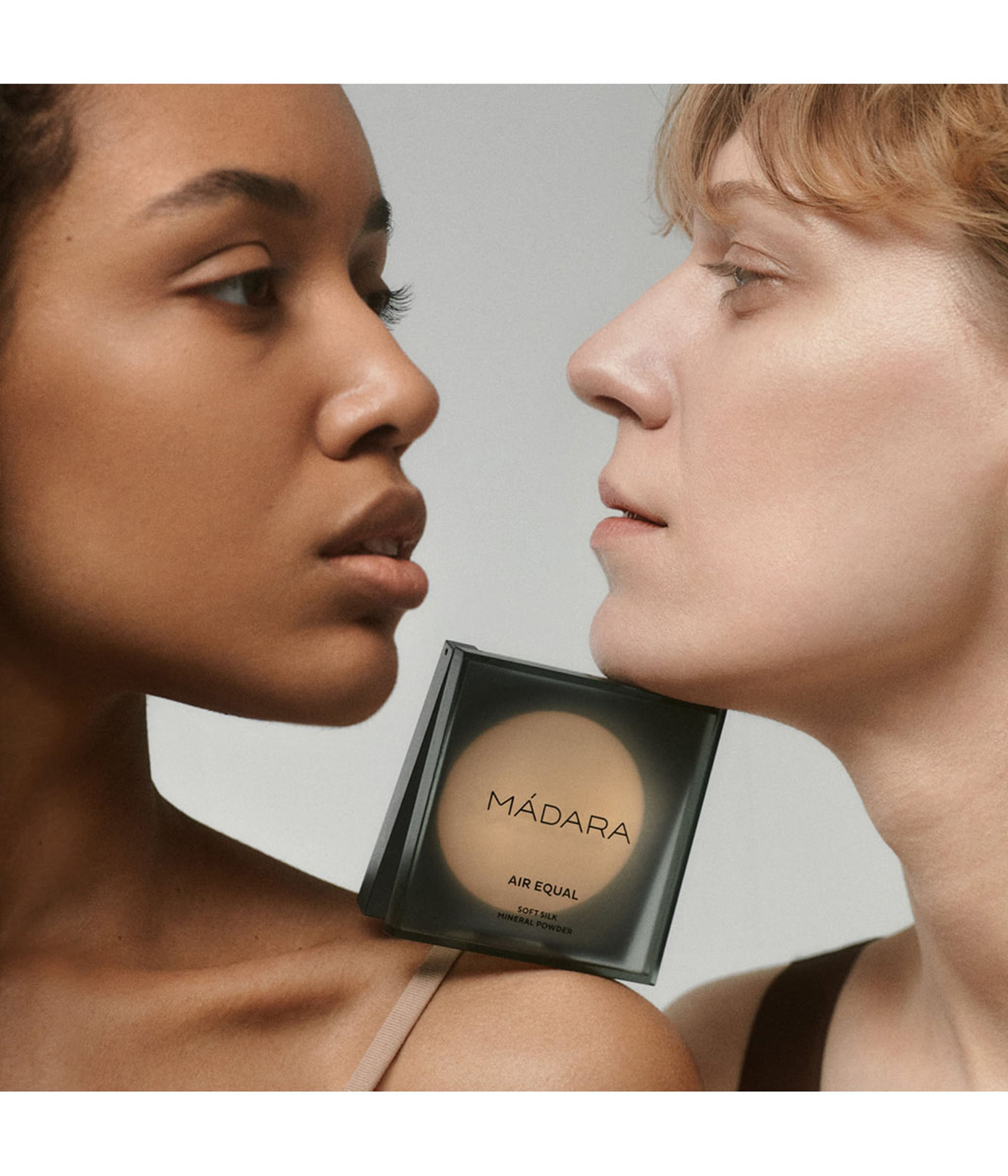 Zdjęcie produktu 5 z 6, MADARA AIR EQUAL Kompaktowy puder